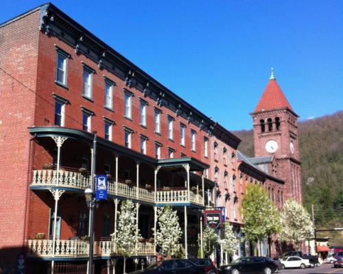 The Inn at Jim Thorpe Exterior