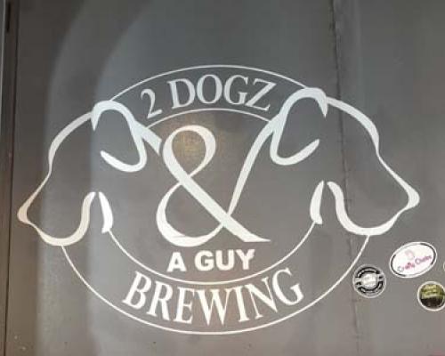 2 dogz and a guy brewing logo